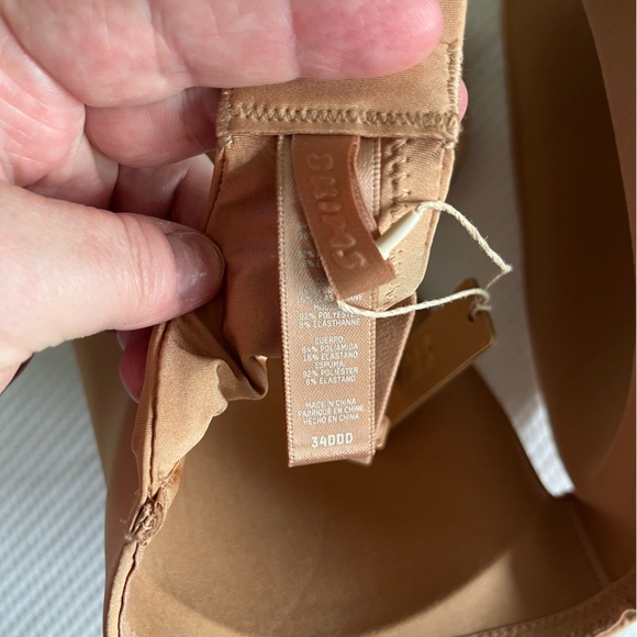 NWT SKIMS Reseller 3 Pack Bra Bundle. 40D, 34DDD and 30B. - Picture 12 of 16